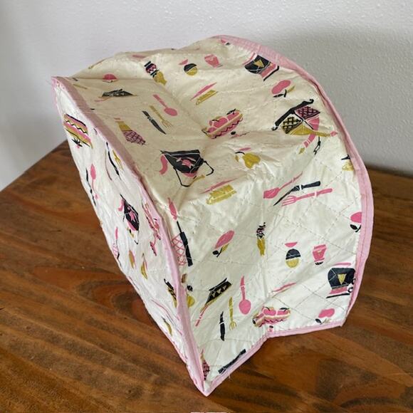Vintage White and Pink Quilted Appliance Cover (Toaster Cover) - Picture 2 of 4